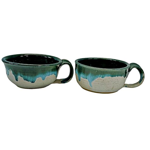 Douglas 05 Glazed Pottery Lot 2 Christmas Holly Oversized Mugs 5.5" Signed - Picture 3 of 6